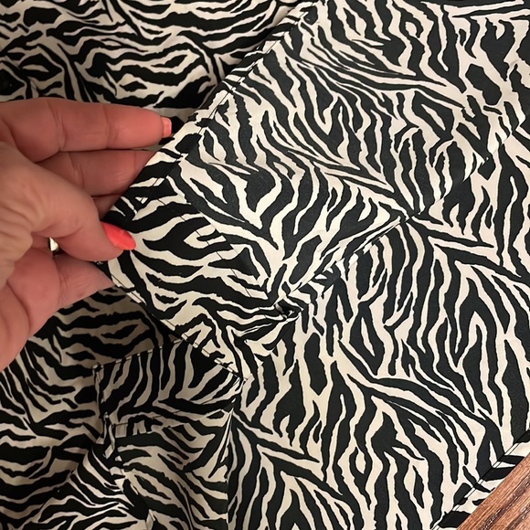 Essential PLUS ZIBRA print button up shirt blouse polyester short sleeve 3X - Picture 12 of 12